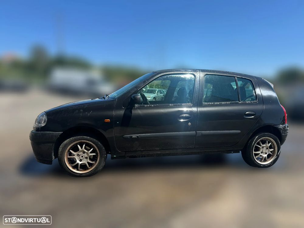 Renault Clio II 1.2i de 1999 para peças - 4