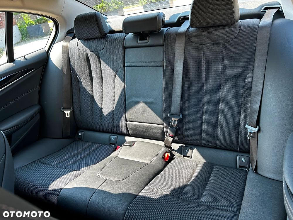 BMW Seria 5 530e iPerformance Luxury Line - 37