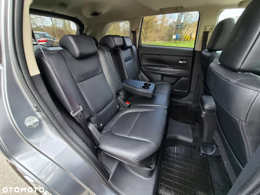 Mitsubishi Outlander - 7