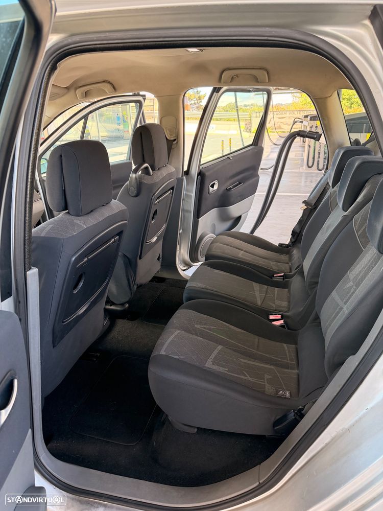 Renault Scénic 1.5 dCi Confort - 12