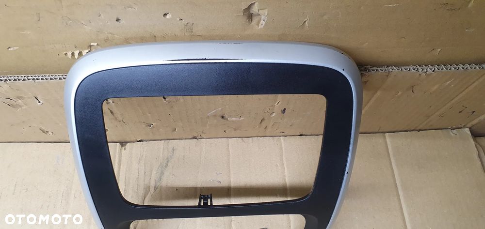 Ramka dekor radia konsoli Opel Vivaro B Trafic III 93454460 - 5