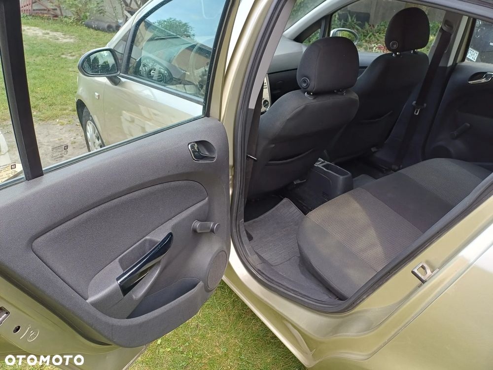 Opel Corsa 1.2 16V Essentia - 7