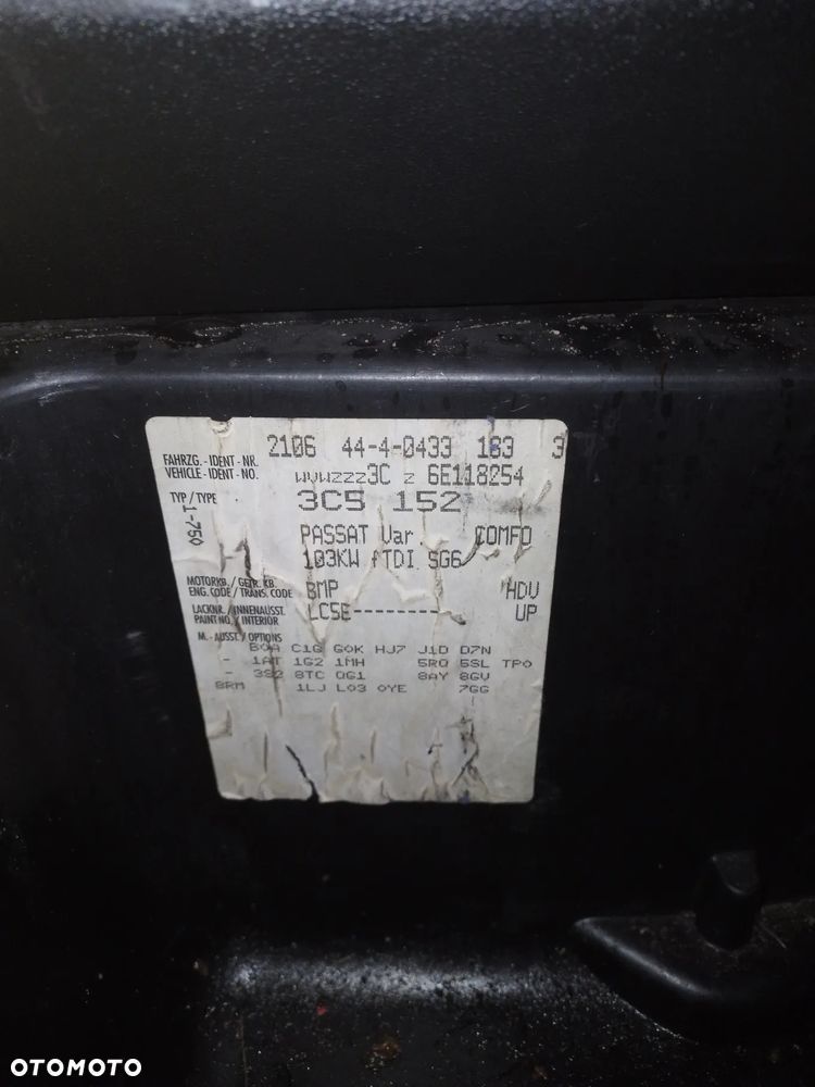 VW PASSAT B6 2.0 TDI BMP 05-09r - BŁOTNIK LEWY PRZÓD LC5E - 18