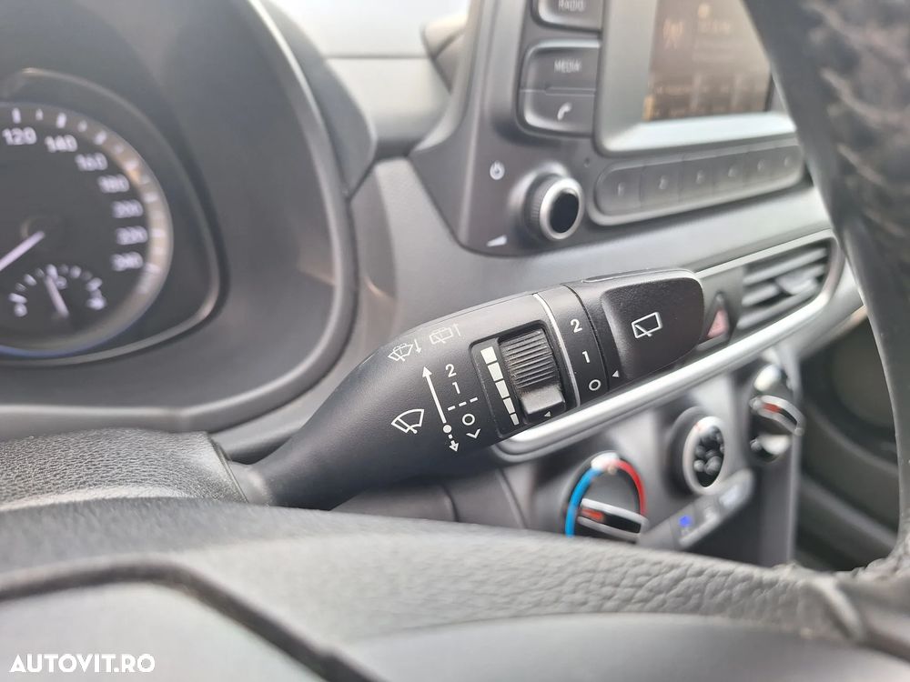 Hyundai KONA - 16