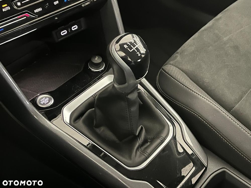 Volkswagen T-Roc - 29