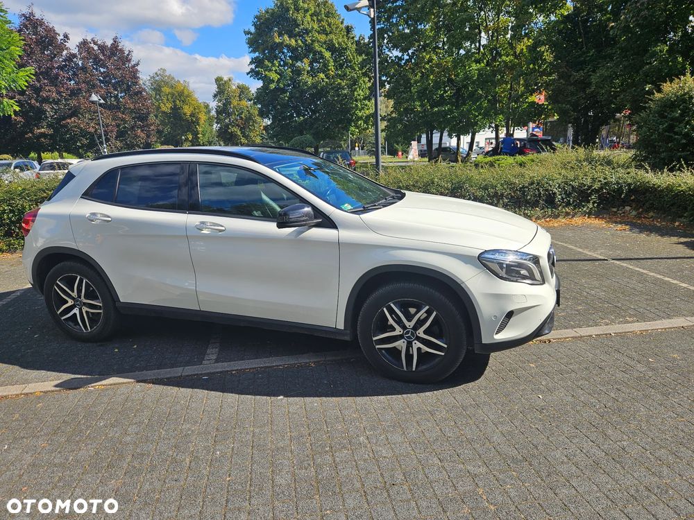 Mercedes-Benz GLA 250 4-Matic - 9