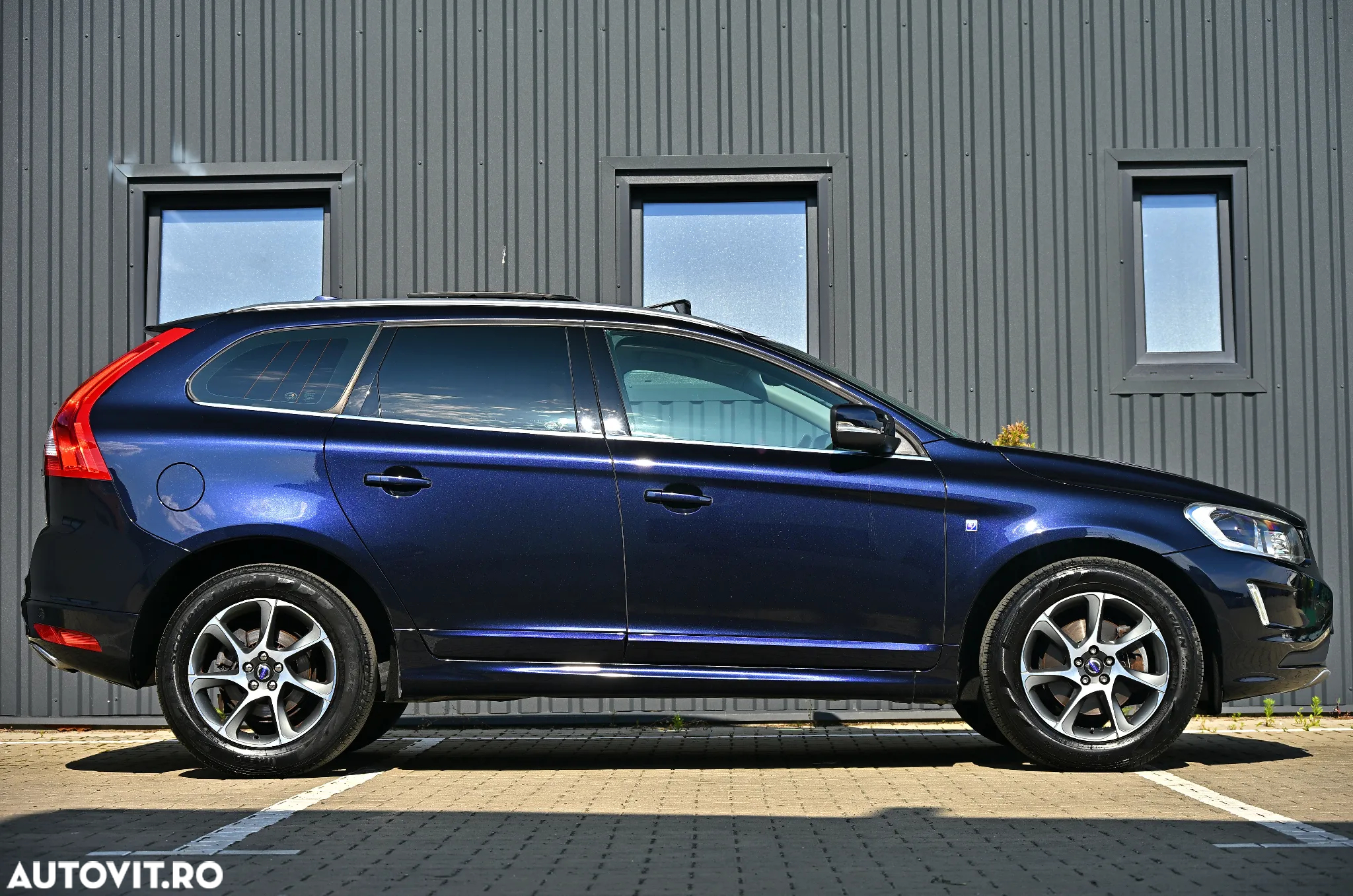 Volvo XC 60 D4 AWD Geartronic Ocean Race - 21
