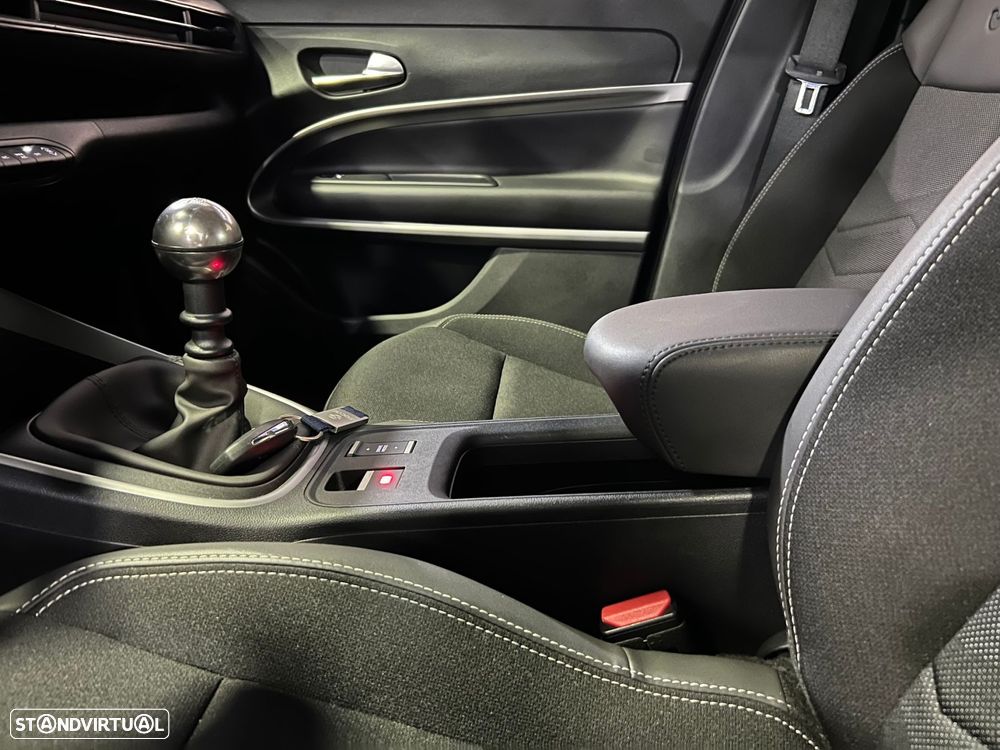 Jeep Avenger 1.2 GSE T3 Altitude - 10