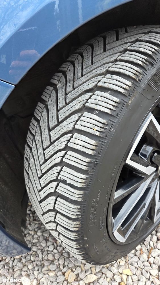 Toyota Corolla 2.0 Hybrid Executive - 11