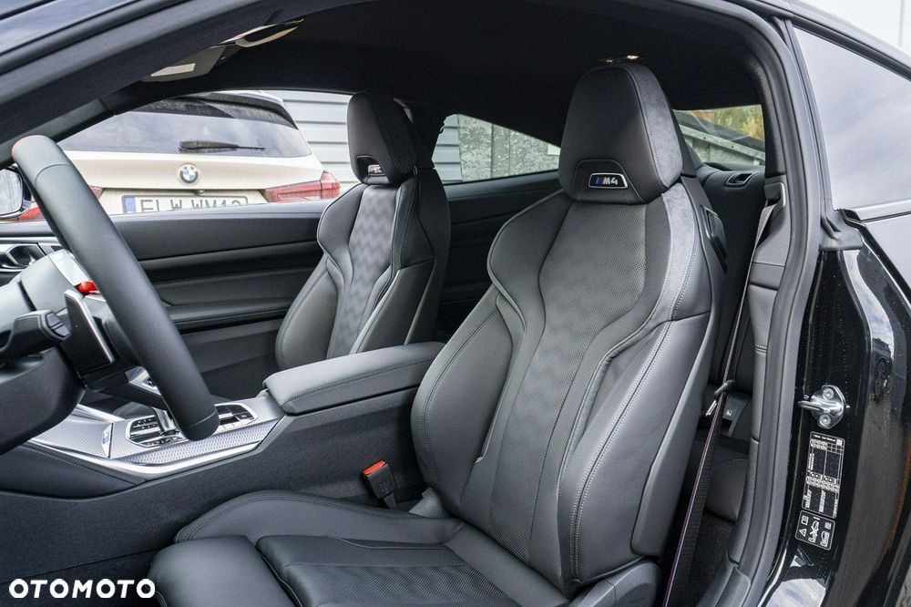 BMW M4 Competition M xDrive - 12