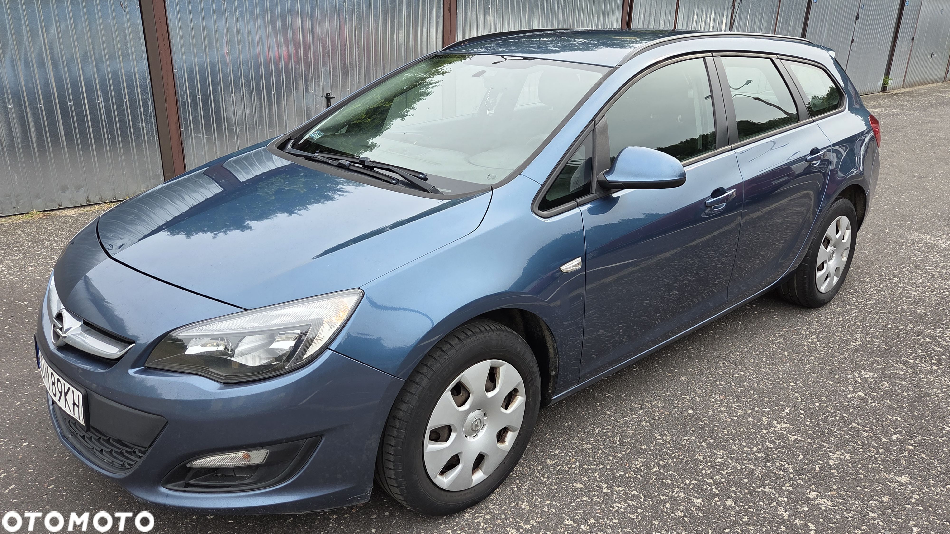 Opel Astra IV 1.4 T Active - 1