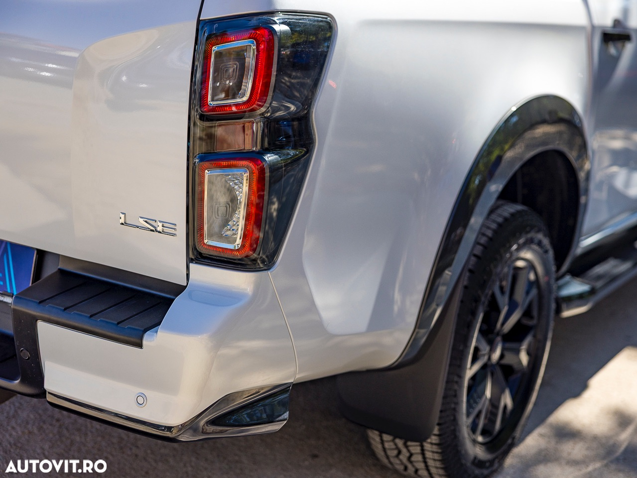 Isuzu D-Max 1.9 DSL 4x4 Double Cab AT Executive - 28