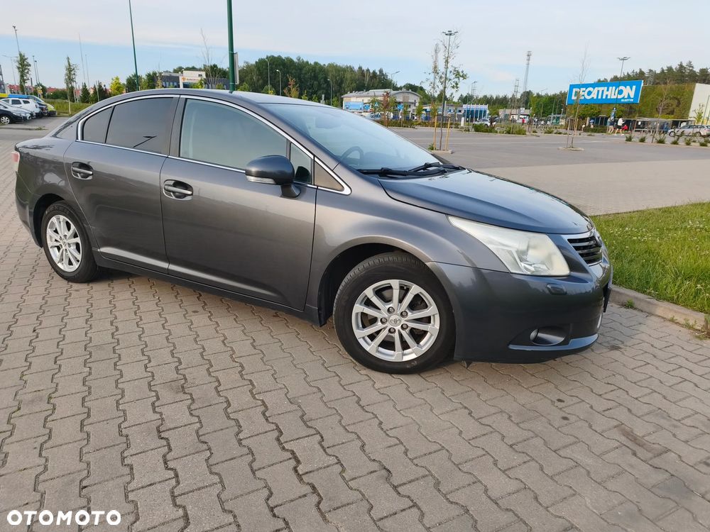 Toyota Avensis 1.8 Sol plus - 1