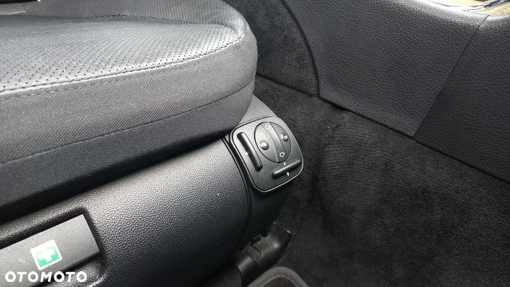 Mercedes-Benz Klasa E 320 CDI 7G-TRONIC Avantgarde DPF - 17