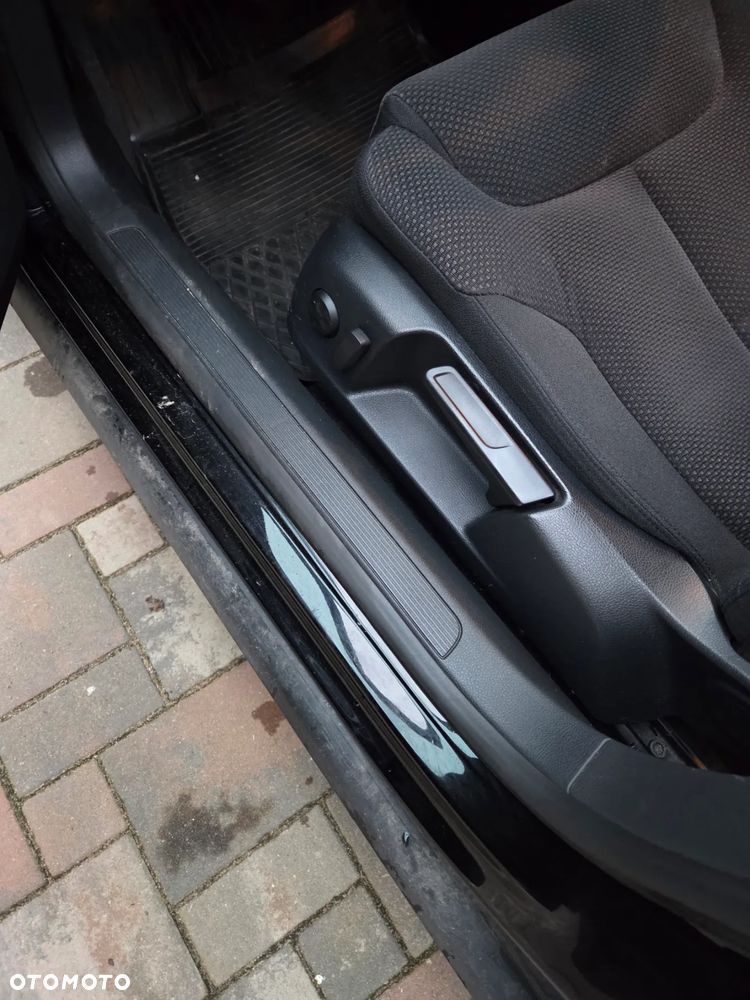 Volkswagen Passat 2.0 TDI Comfortline - 23