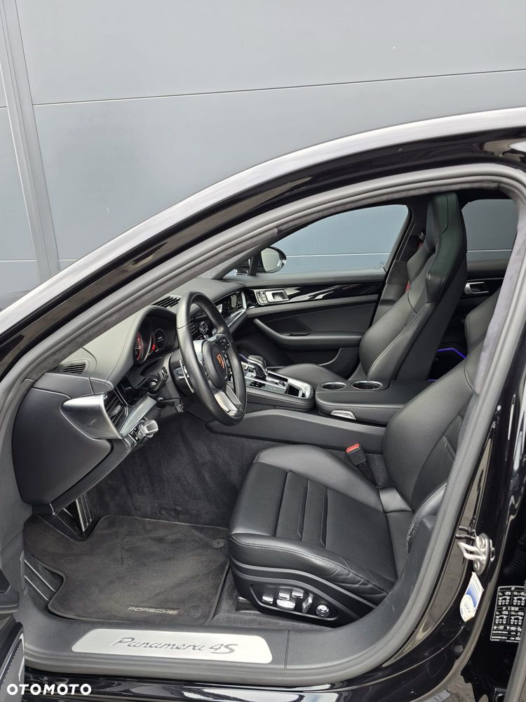 Porsche Panamera 4S - 11