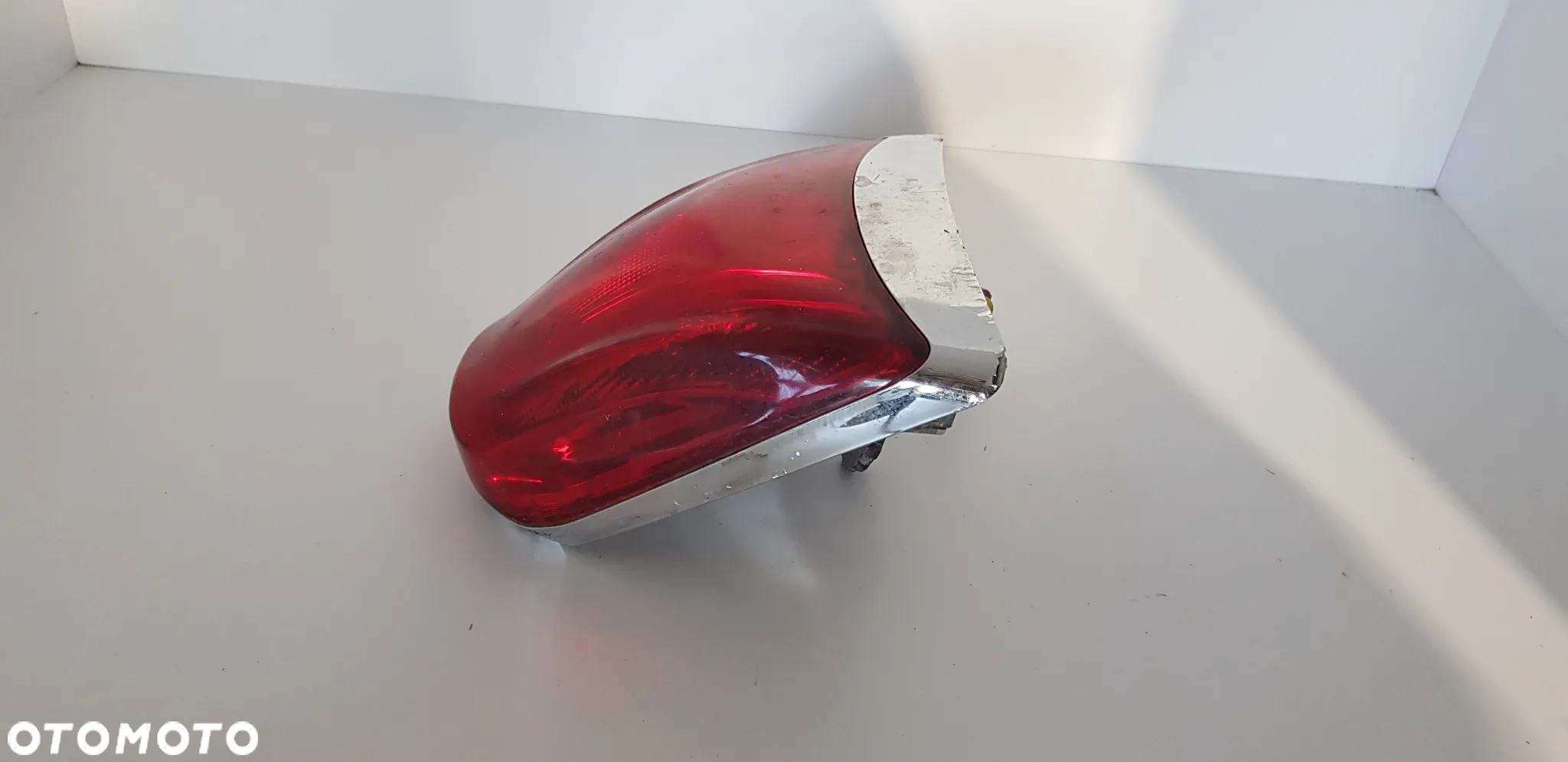 Piaggio Vespa Primavera Sprint Lampa Tył Tylna - 3