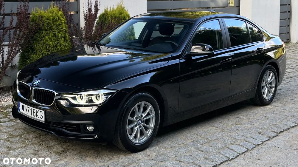 BMW Seria 3 318i Sport Line - 31