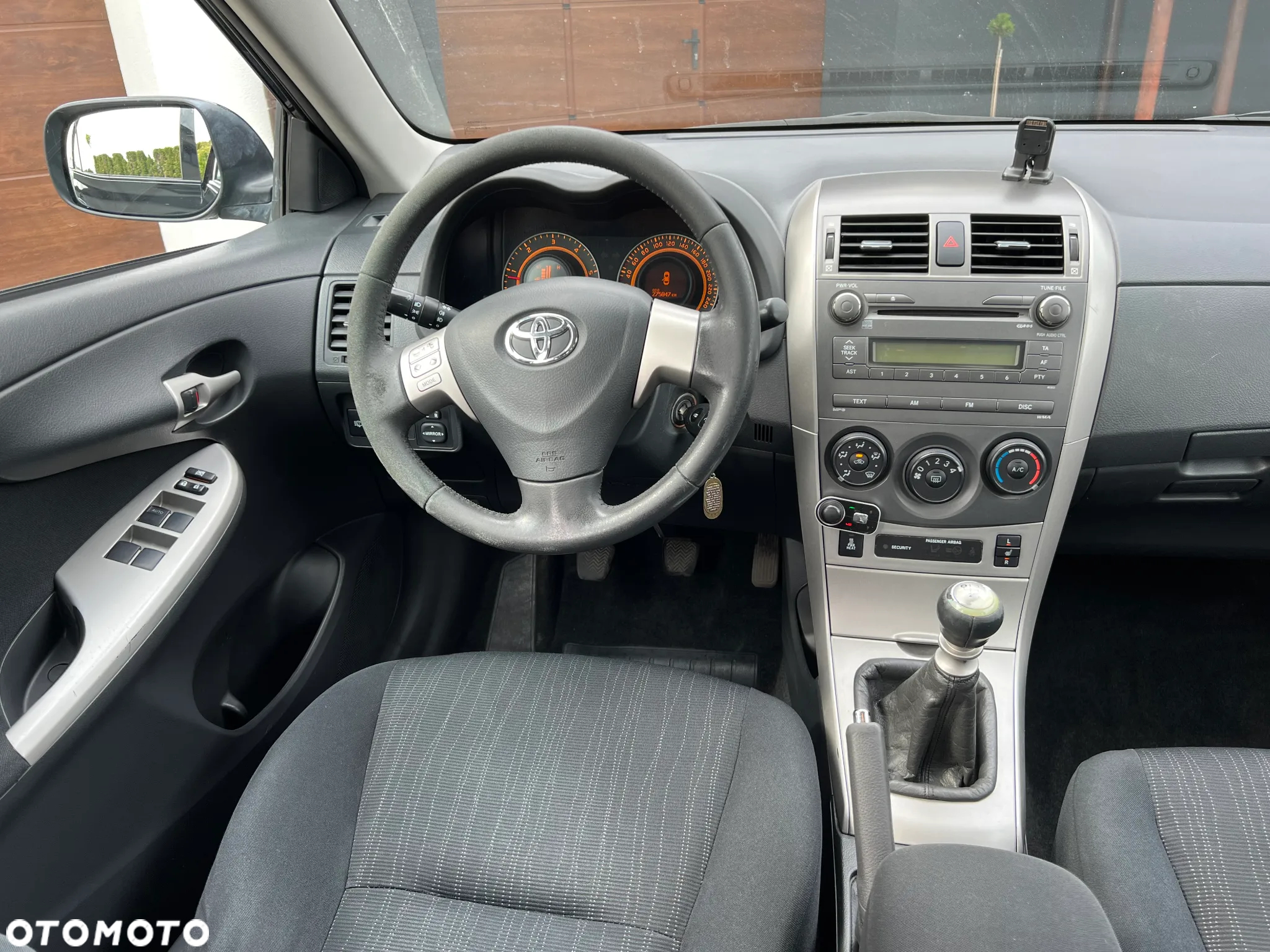Toyota Corolla - 12