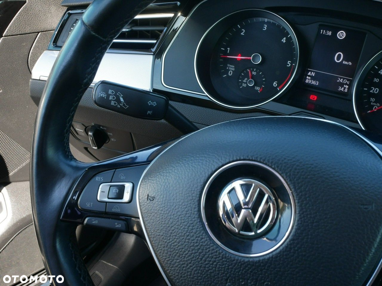 Volkswagen Passat Variant 2.0 TDI (BlueMotion Technology) Comfortline - 14