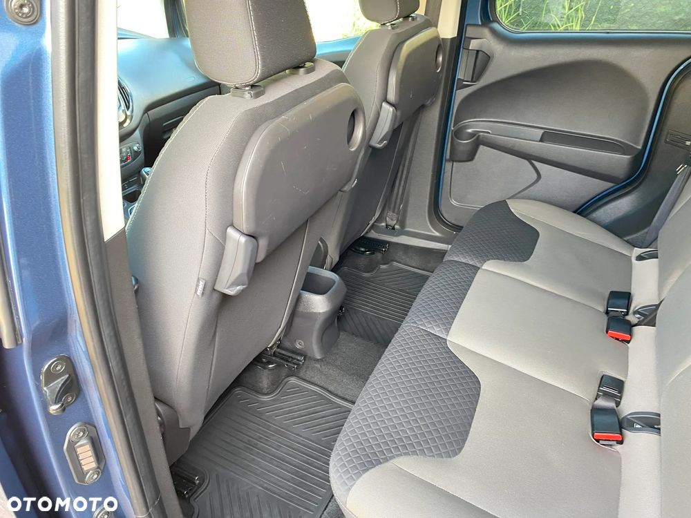 Ford Tourneo Courier 1.5 TDCi Titanium - 29