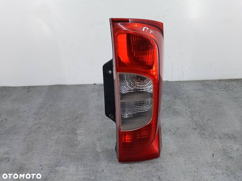 LAMPA TYLNA PRAWA CITROEN NEMO 01353205080E  13202F - 1