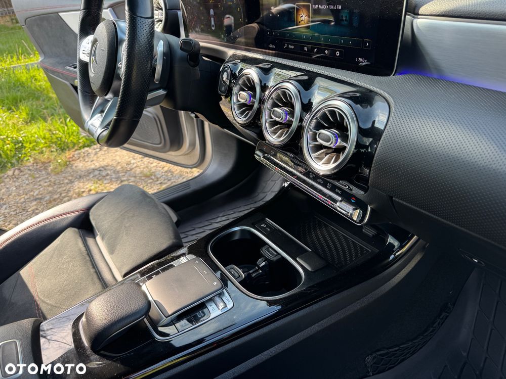 Mercedes-Benz CLA 250 4Matic 7G-DCT Edition 2020 - 22