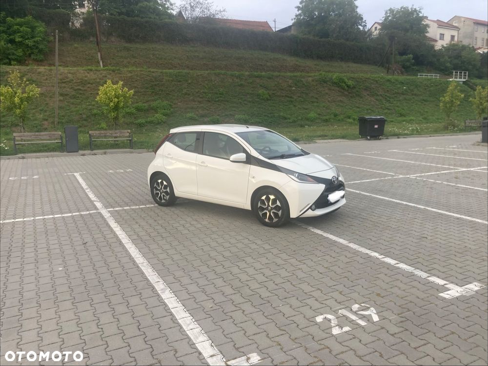 Toyota Aygo x-play Edition S+ - 13