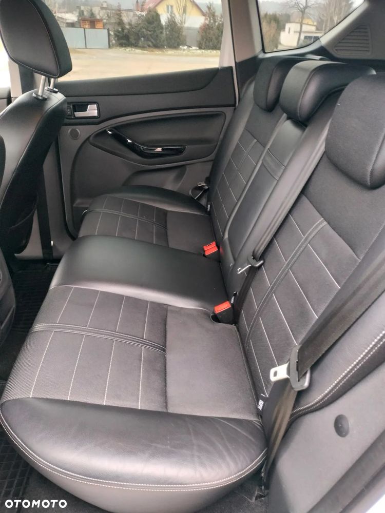 Ford Kuga 2.0 TDCi 4WD Titanium - 4