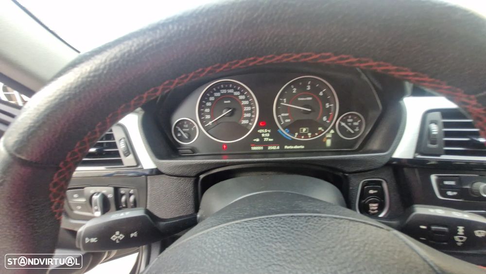 BMW 318 d Touring Auto Line Sport - 13