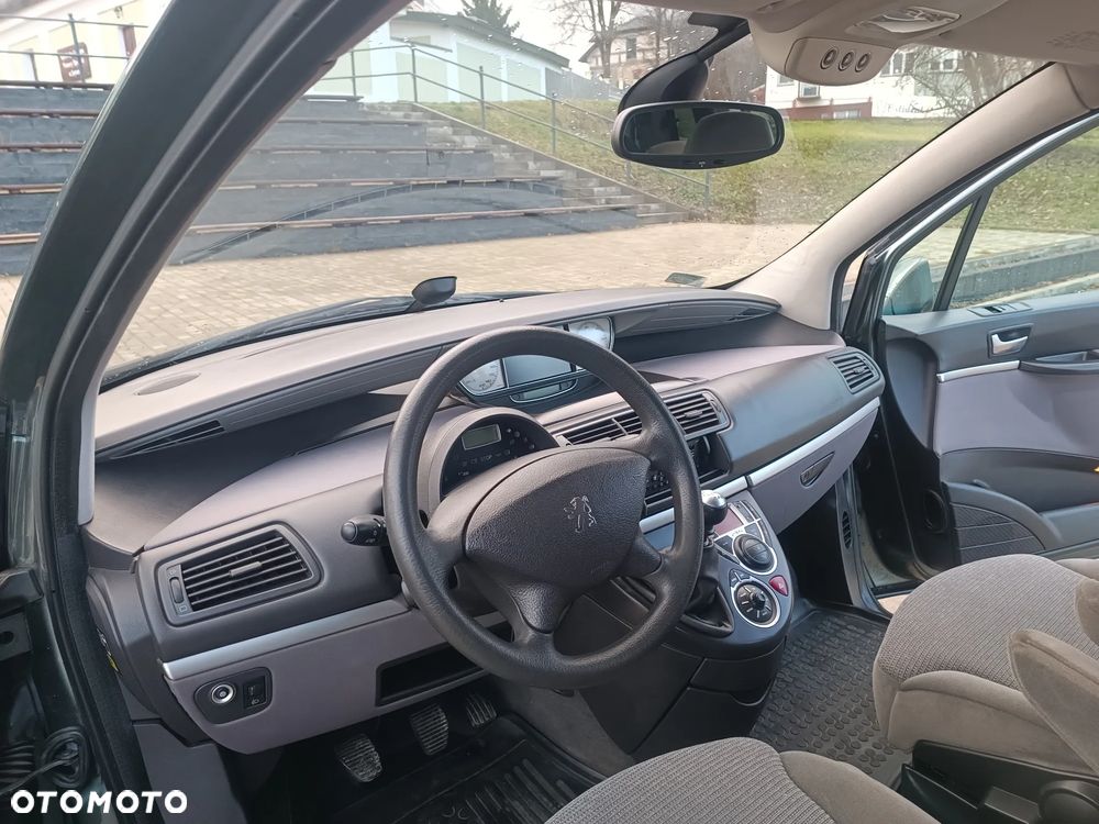 Peugeot 807 HDi 135 Premium - 11