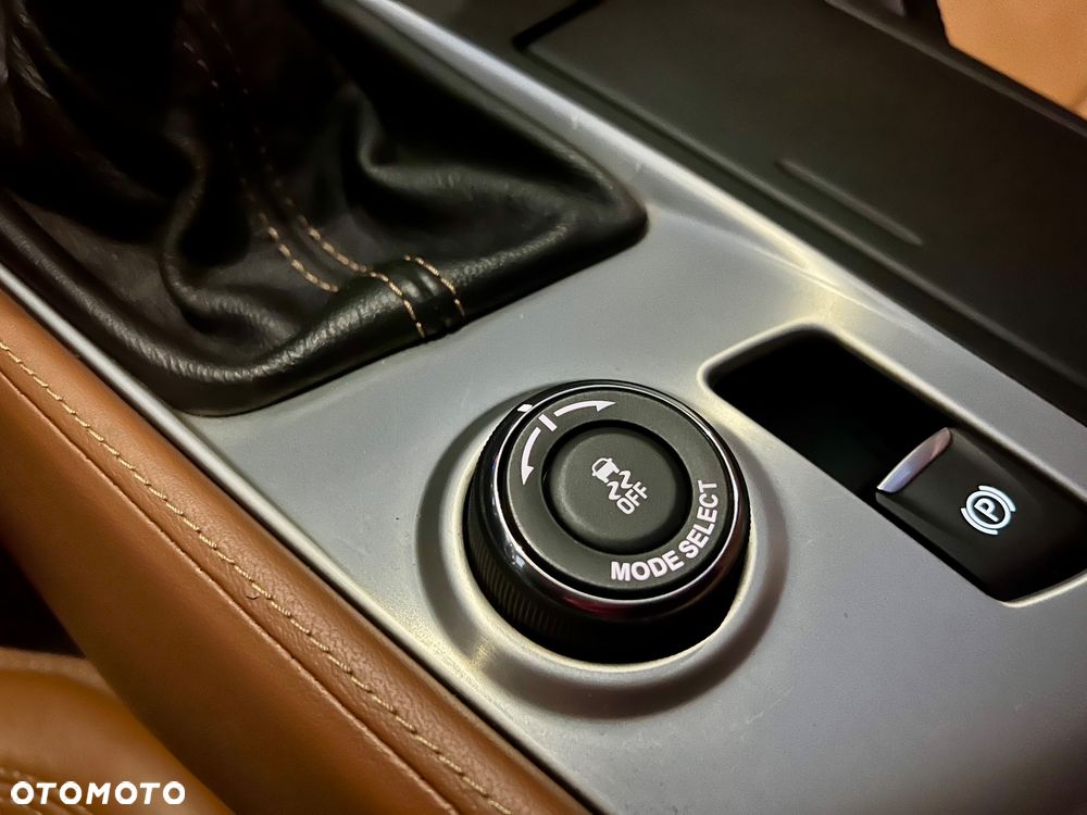 Chevrolet Corvette - 28