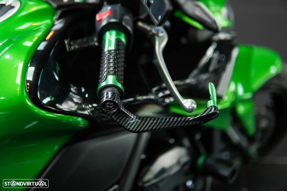 Kawasaki ZR 900 Akrapovic Full Titanium - 42