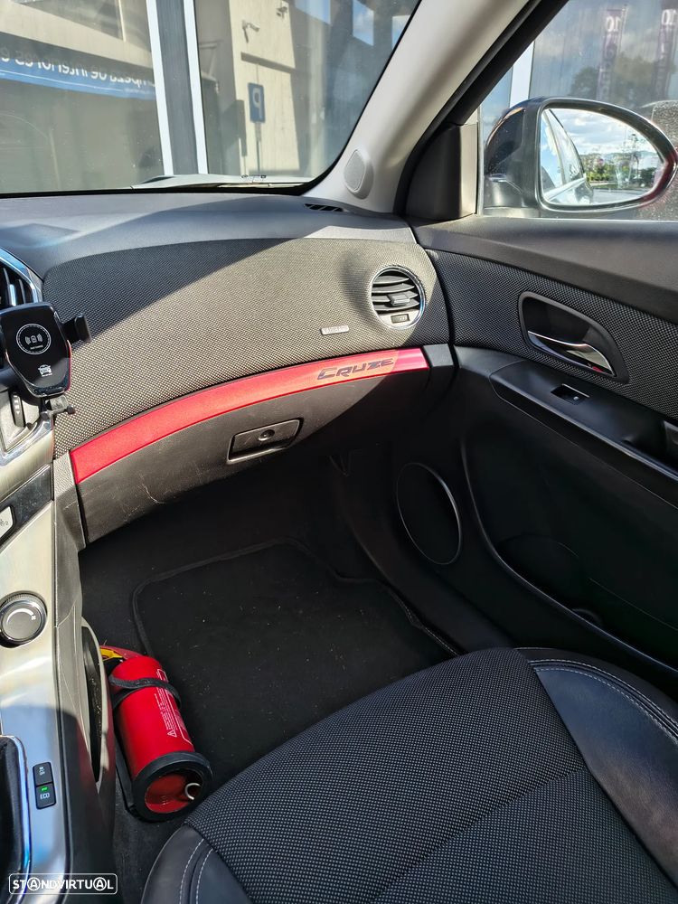 Chevrolet Cruze SW 1.7 VCDi LTZ - 6