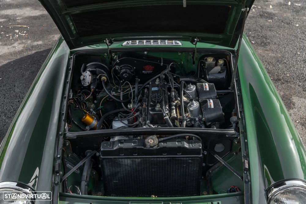 MG MGB - 11
