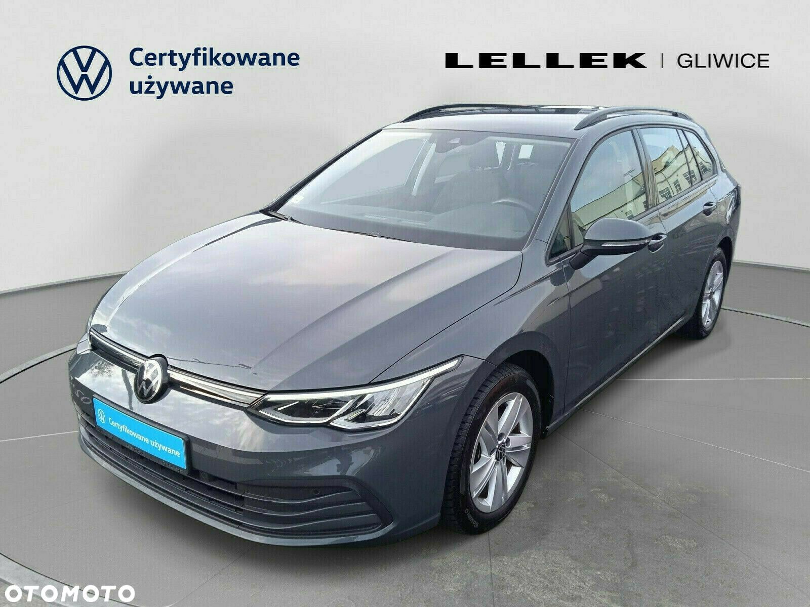 Volkswagen Golf - 1