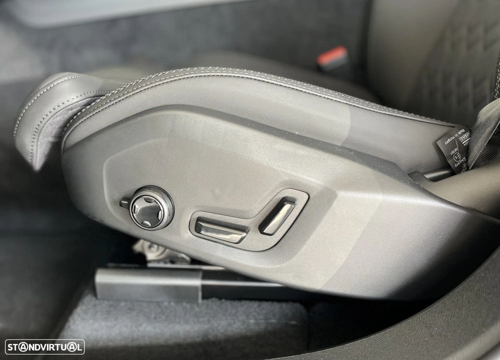 Volvo XC 60 2.0 T6 PHEV Plus Dark - 18