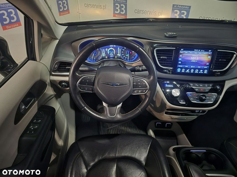 Chrysler Pacifica - 25