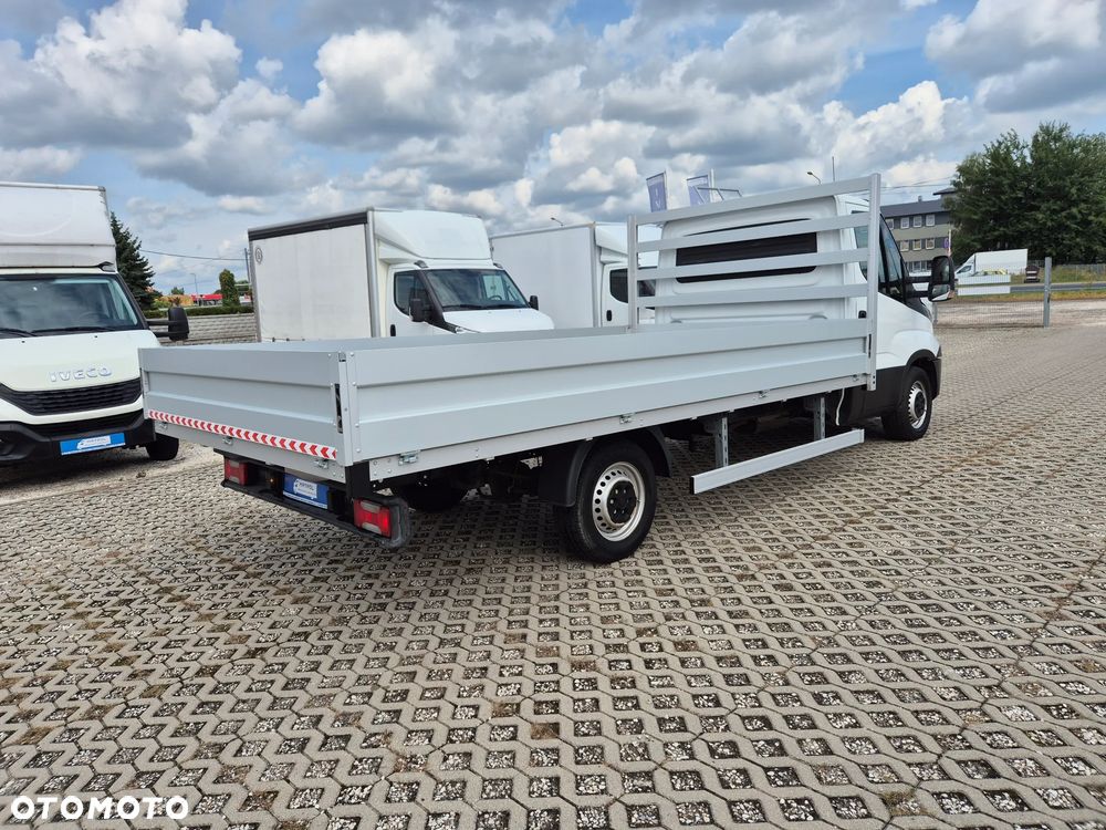 Iveco Daily 35S16, nowa skrzynia 4,40m x 2,30m, klimatyzacja, rozstaw osi 4.10m - 4
