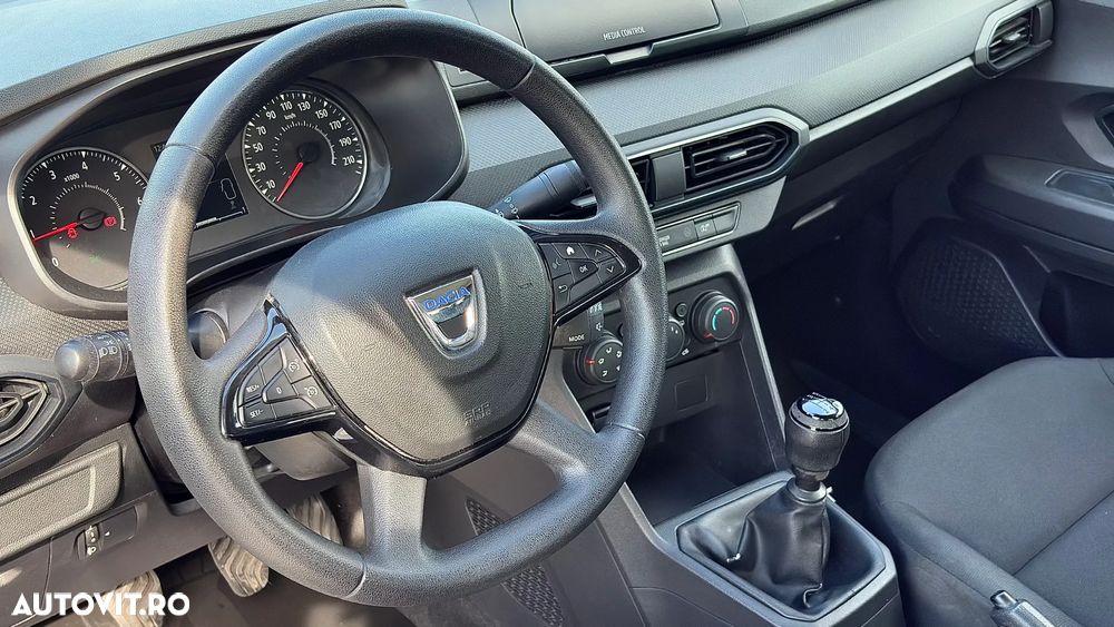 Dacia Logan SCe 65 Essential - 12