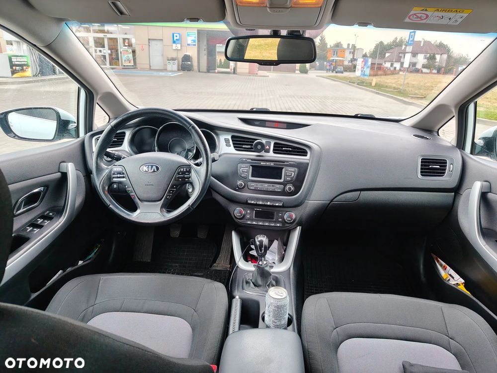 Kia Ceed - 8