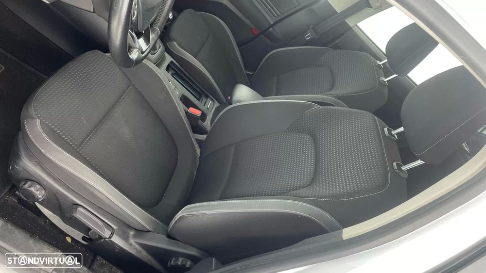 Ford Focus SW 1.5 TDCi EcoBlue Titanium - 22