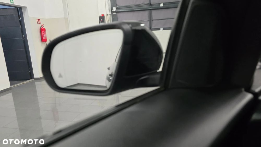 Mercedes-Benz GLC 300 de 4Matic 9G-TRONIC AMG Line Plus - 23