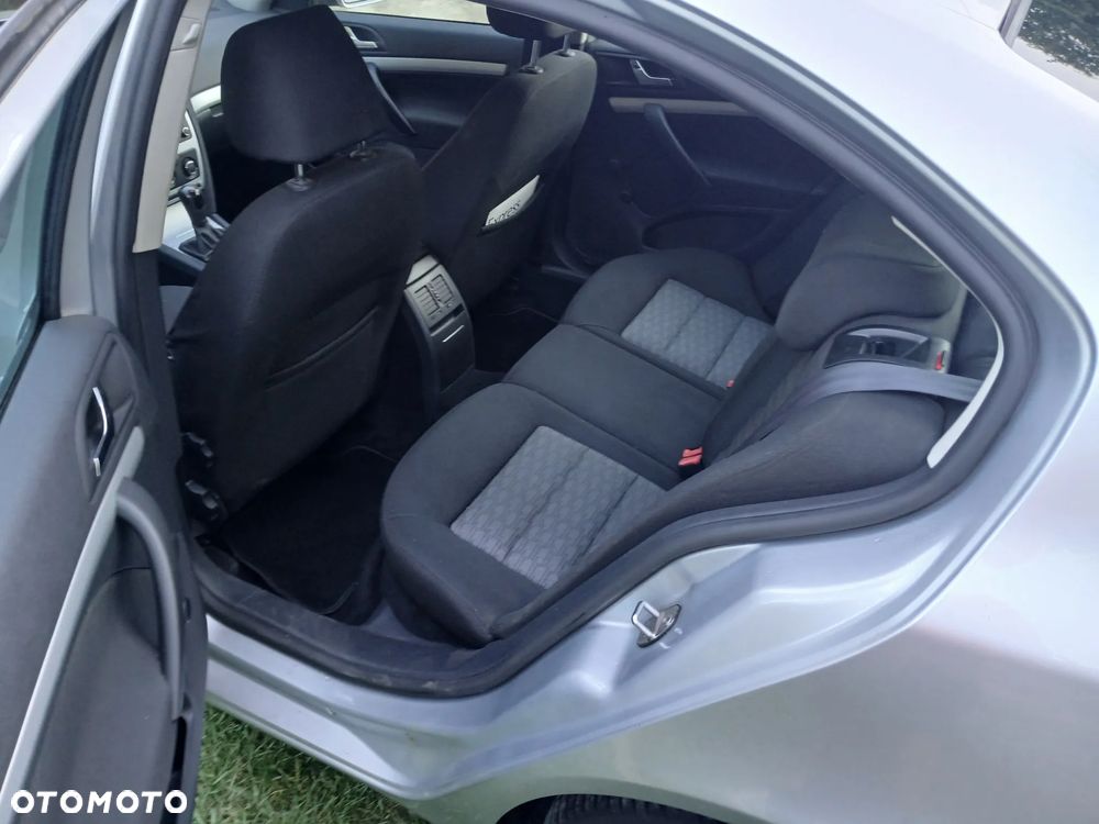 Skoda Octavia 1.4 - 13