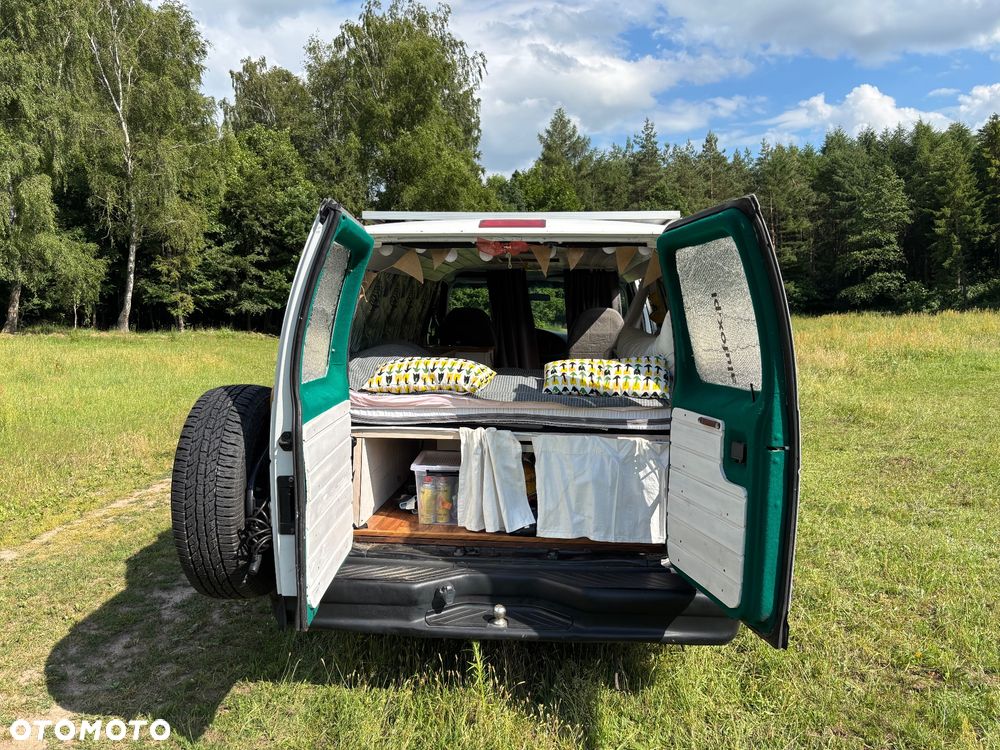 Ford Econoline - 7