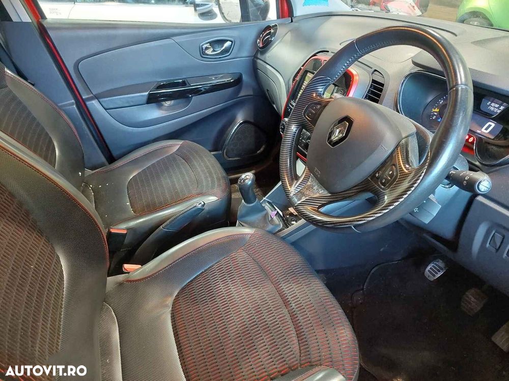 Far Stanga Renault Captur 2015 Hatchback Rosu - 5