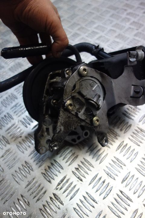 POMPA WSPOMAGANIA BMW E46 2.0 D - 4