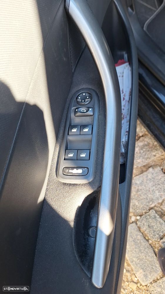 Peugeot 308 SW HDi FAP 110 (Blue Lion) Premium - 16