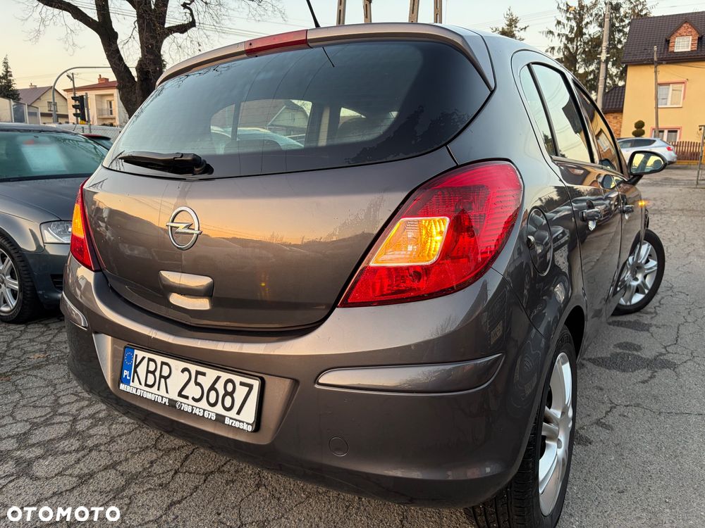 Opel Corsa 1.2 16V Enjoy - 11