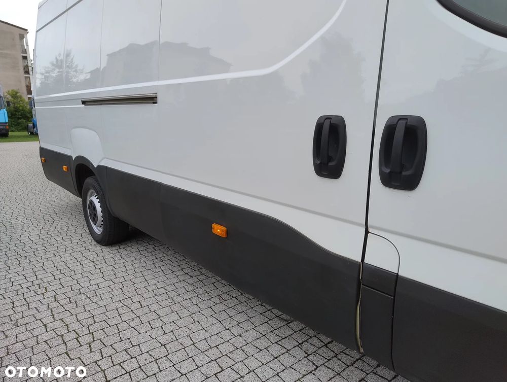 Iveco DAILY 35S16 NOWY MODEL 2.3 HPI (160KM) HI-MATIC (L4H2) MAX LONG (EURO,6) KLIMA STAN IDEALNY 100% ORYGINAŁ KM SERWIS NIE MA RDZY - 30
